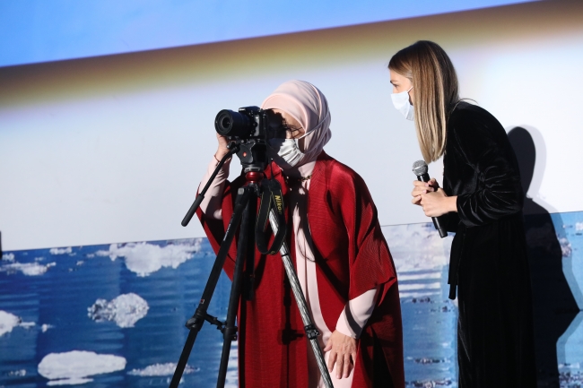 "Gezegenin Kara Kutusu: Antarktika" belgeselinin ilk gösterimi Beştepe'de yapıldı